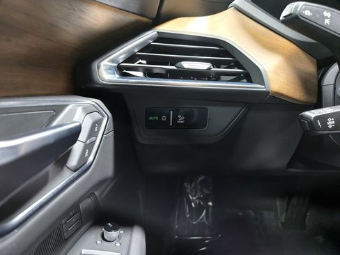 Used 2022 Audi e-tron GT Premium Plus image 14