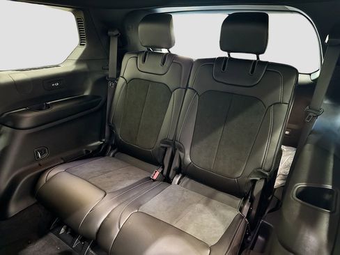 New 2025 Jeep Grand Cherokee L Laredo image 13