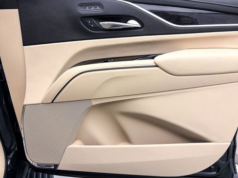 Used 2023 Cadillac Escalade Premium Luxury image 39