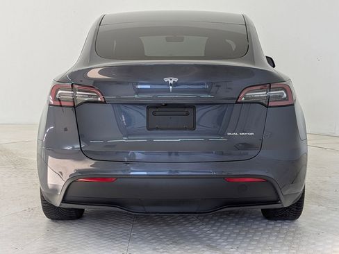 Used 2020 Tesla Model Y Long Range image 9