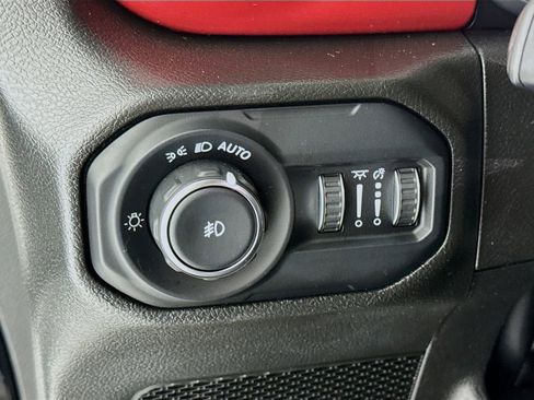 Used 2022 Jeep Wrangler Unlimited Rubicon w/ Steel Bumper Group AWD/4WD image 11