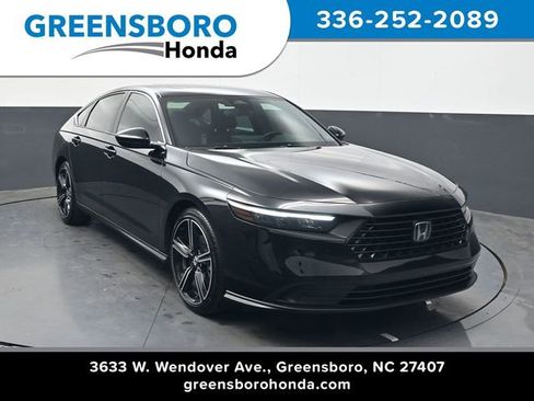 Used 2025 Honda Accord Sport image 1