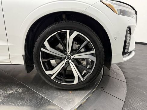 Certified 2023 Volvo XC60 B5 Ultimate w/ Climate Package image 9