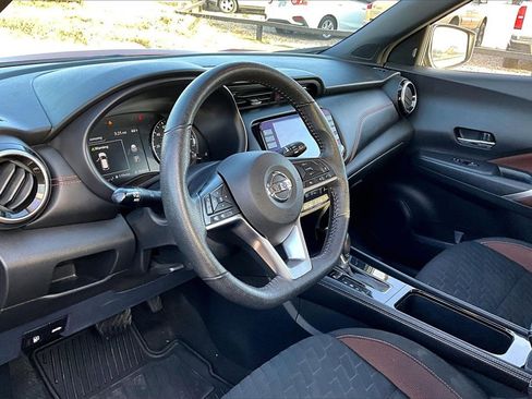 Used 2021 Nissan Kicks SR image 12