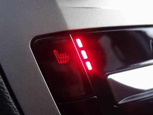 Used 2022 Ford Explorer XLT image 29