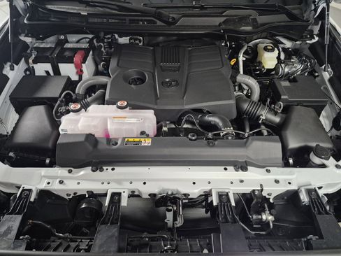 New 2026 Toyota Tundra Platinum AWD/4WD image 8