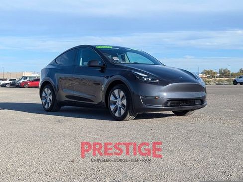 Used 2024 Tesla Model Y Long Range image 5