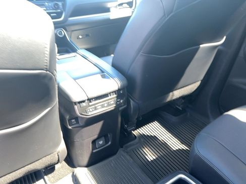 Used 2024 Toyota Grand Highlander AWD image 26