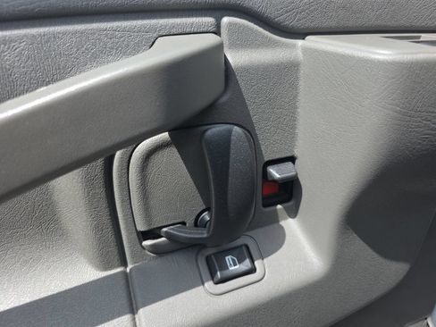 Used 2025 Chevrolet Express 2500 w/ Driver Convenience Package RWD image 11