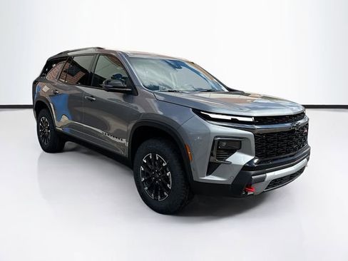 New 2026 Chevrolet Traverse Z71 w/ Enhanced Driving Package AWD/4WD image 3