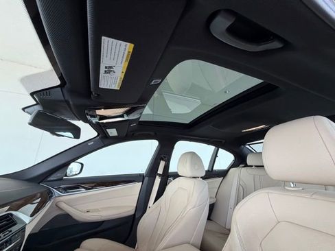Used 2019 BMW 540i w/ Convenience Package image 31