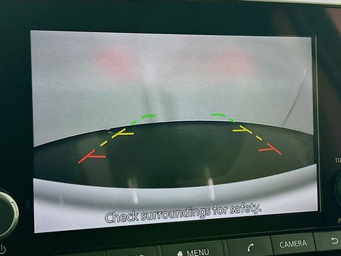 Used 2024 Nissan Pathfinder S image 22