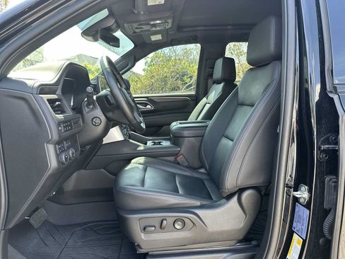 Certified 2024 Chevrolet Suburban Z71 w/ Luxury Package AWD/4WD image 2
