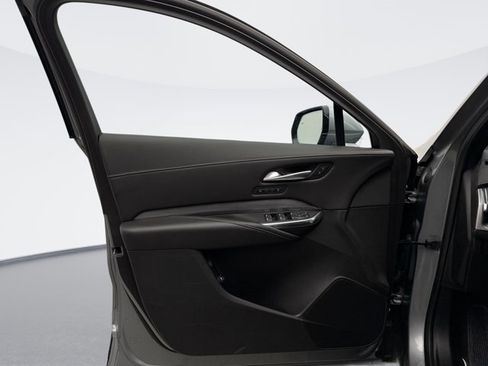 Used 2024 Cadillac XT4 Premium Luxury image 9