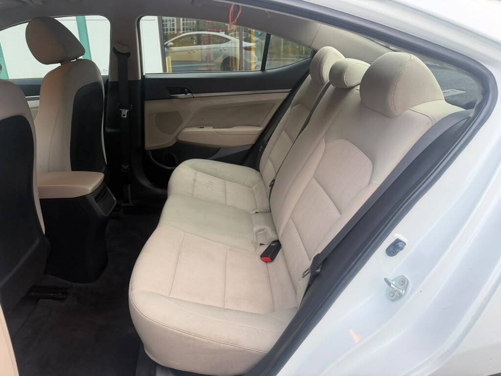 Used 2017 Hyundai Elantra SE FWD image 16