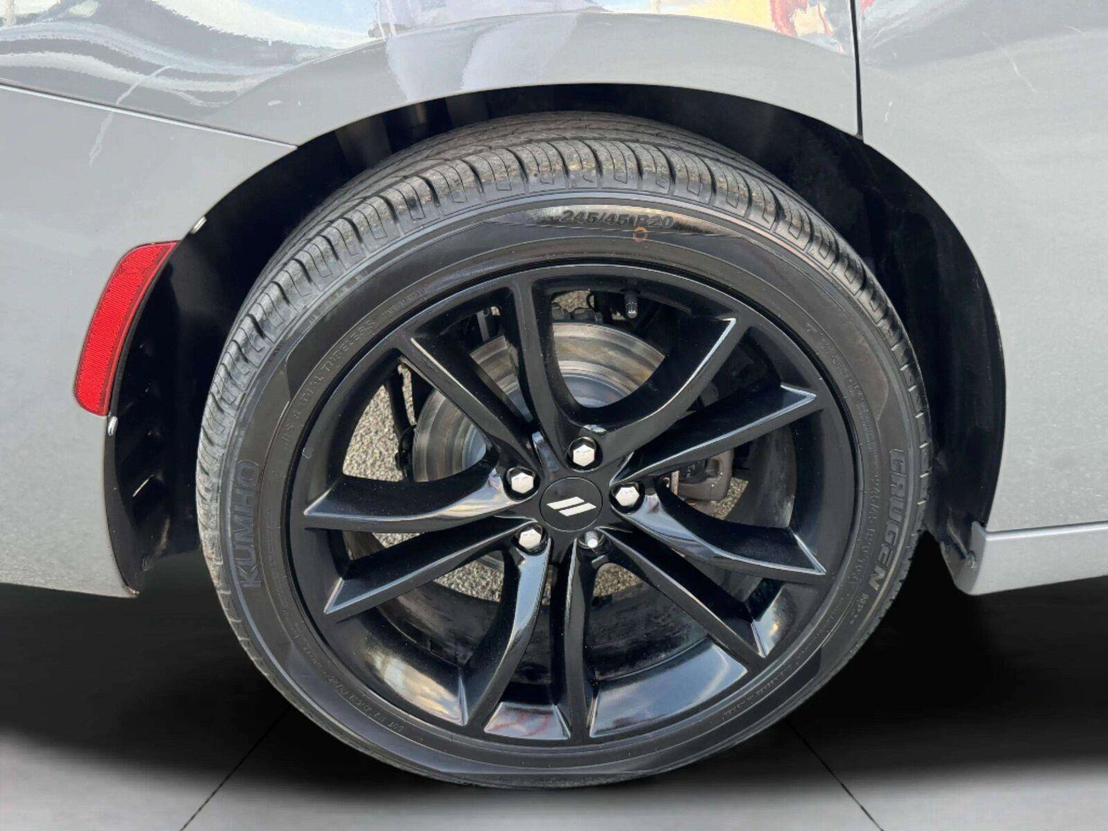 Used 2018 Dodge Charger SXT w/ Blacktop Package RWD image 50