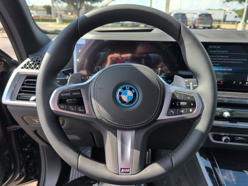 Used 2026 BMW X5 xDrive50e AWD/4WD image 17