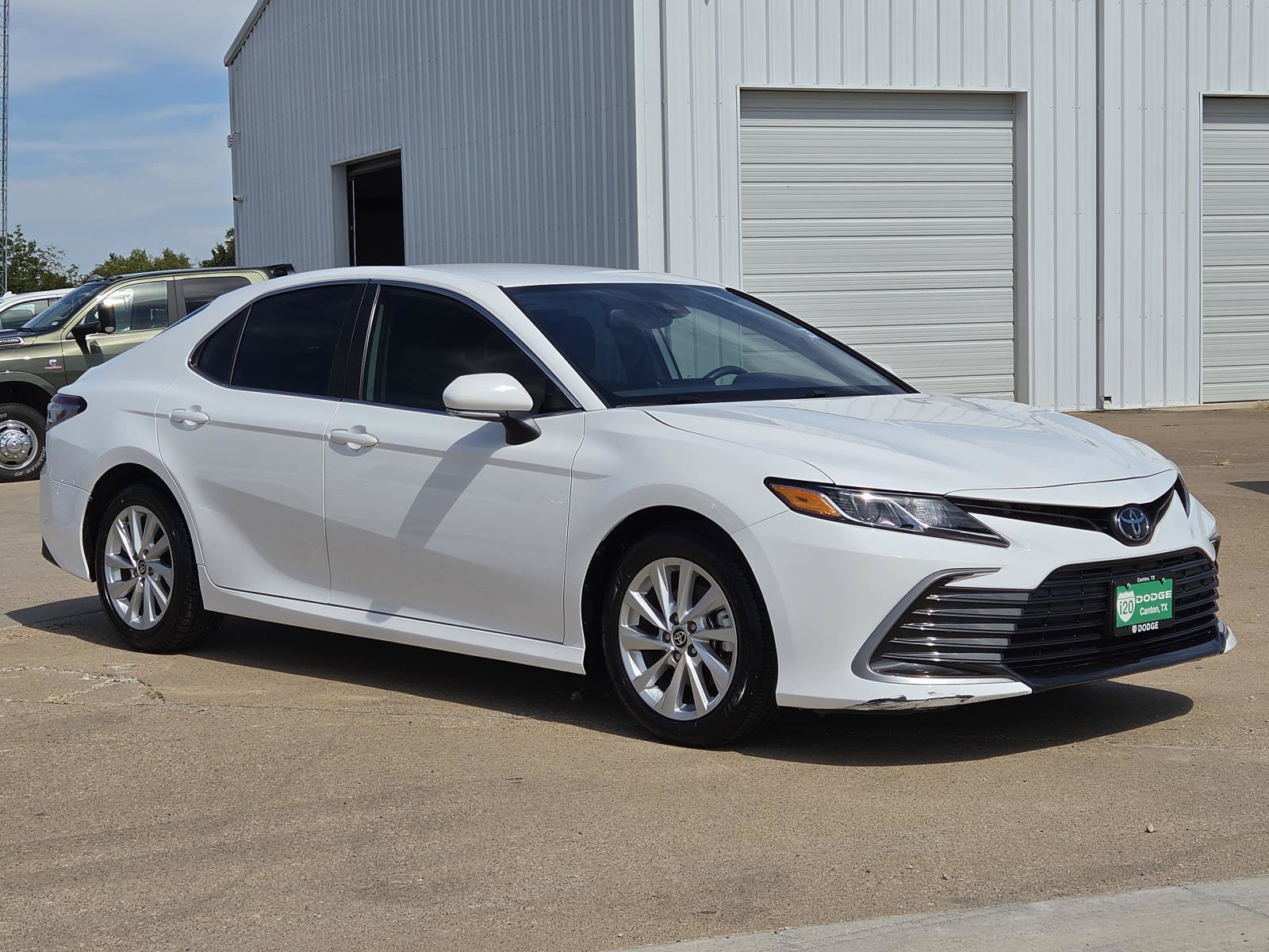 Used 2024 Toyota Camry LE w/ Convenience Package FWD image 2