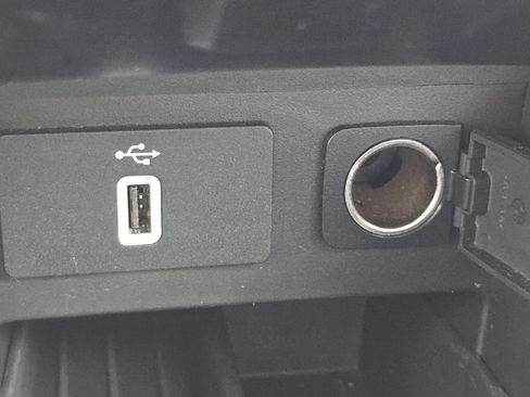 Used 2018 Ford Explorer Limited AWD/4WD image 9