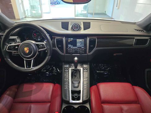 Used 2015 Porsche Macan Turbo AWD/4WD image 10