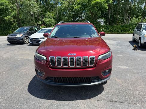 Used 2019 Jeep Cherokee Latitude Plus w/ Comfort/Convenience Group AWD/4WD image 2