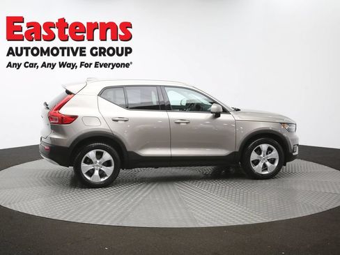 Used 2022 Volvo XC40 T4 Momentum FWD image 45