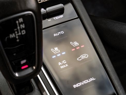 Used 2019 Porsche Cayenne Turbo image 26