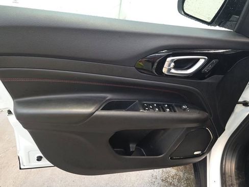 Used 2024 Jeep Compass Trailhawk w/ Trailhawk Elite Group image 10