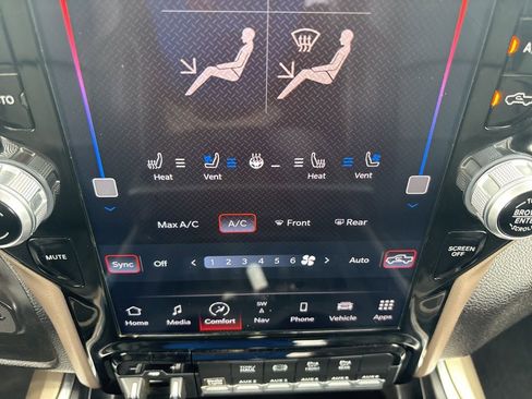 Used 2023 RAM 2500 Laramie AWD/4WD image 41