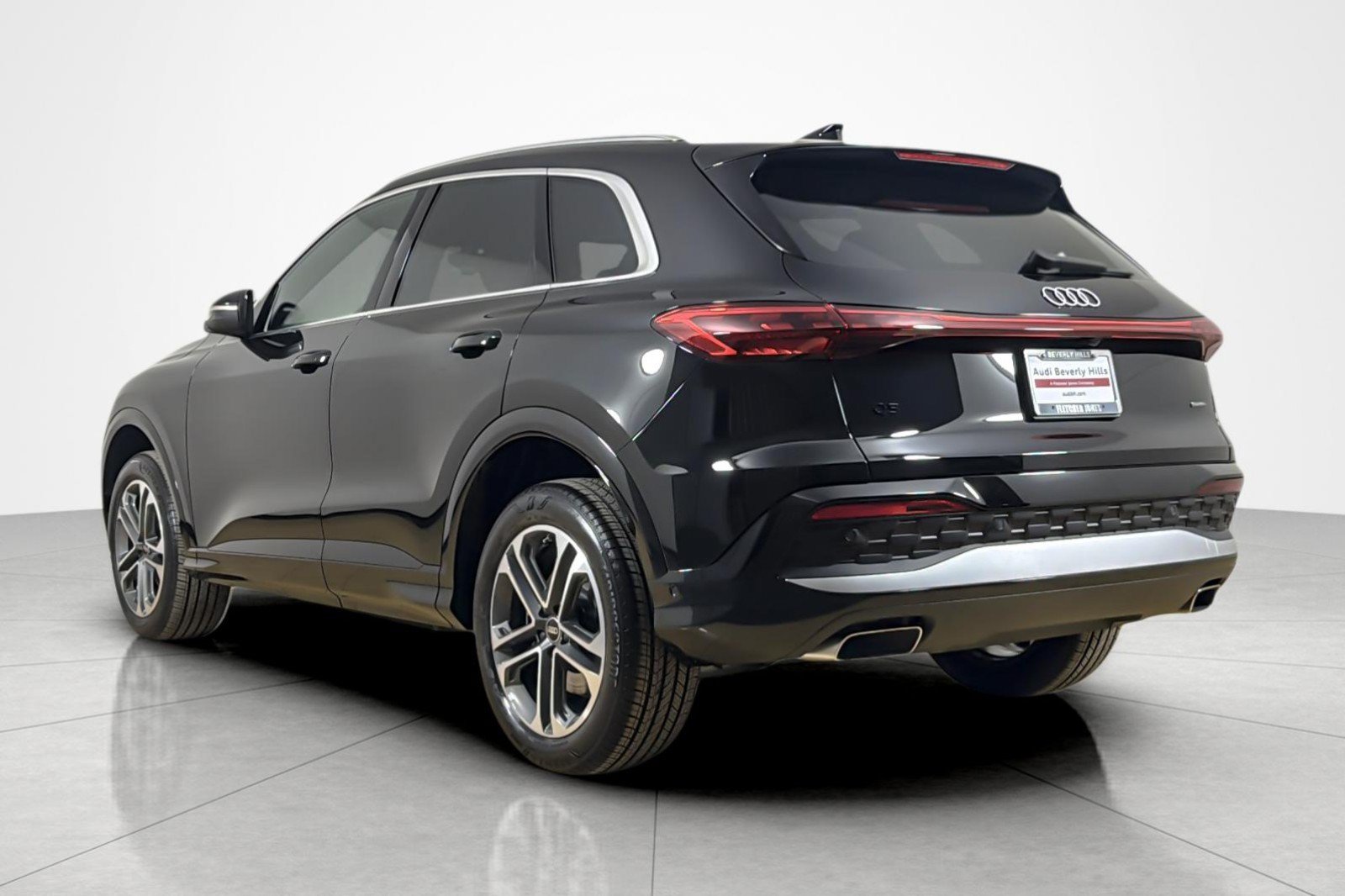 Used 2026 Audi Q5 Premium AWD/4WD image 3