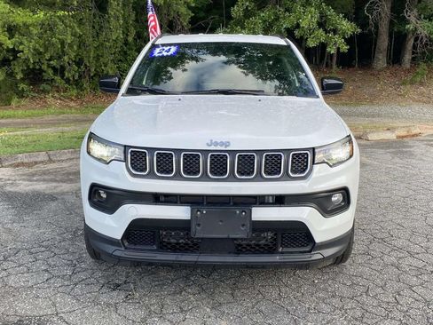 Used 2024 Jeep Compass Latitude AWD/4WD image 7