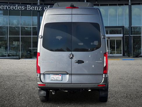 Used 2025 Mercedes-Benz Sprinter 2500 image 5