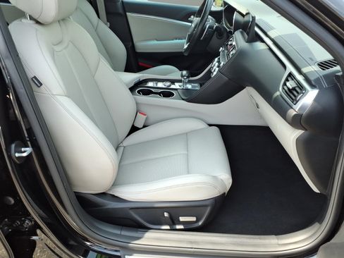 Used 2023 Genesis G70 2.0T AWD/4WD image 7