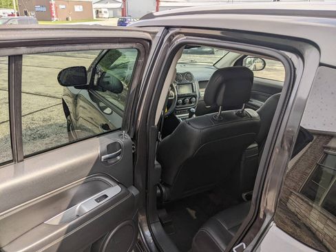 Used 2017 Jeep Compass High Altitude AWD/4WD image 11