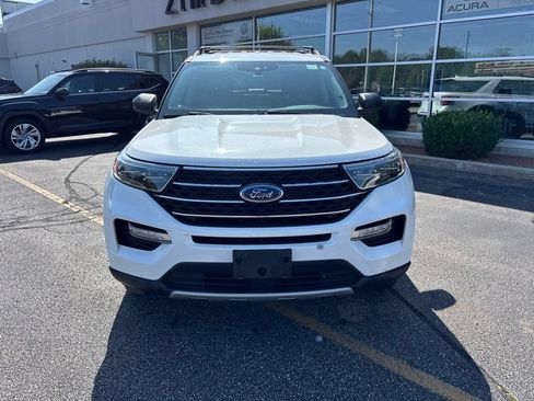 Used 2020 Ford Explorer XLT w/ Equipment Group 202A AWD/4WD image 3