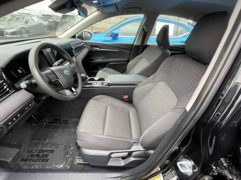 Used 2025 Toyota Camry LE image 28