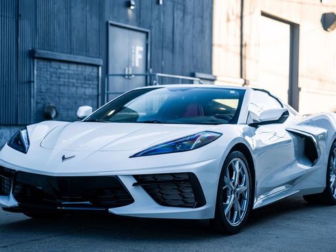 Used 2021 Chevrolet Corvette Stingray Preferred Cpe w/ 2LT RWD image 1