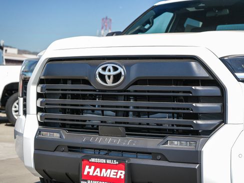 New 2026 Toyota Tundra SR5 w/ SR5 Convenience Package AWD/4WD image 6