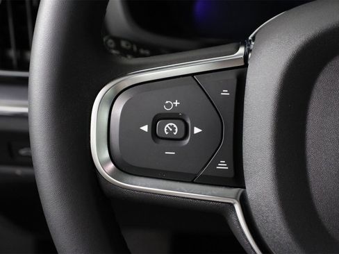 Certified 2024 Volvo S60 B5 Core image 10