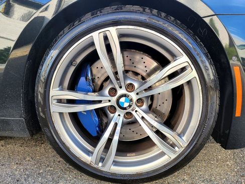 Used 2015 BMW M6 Convertible image 29