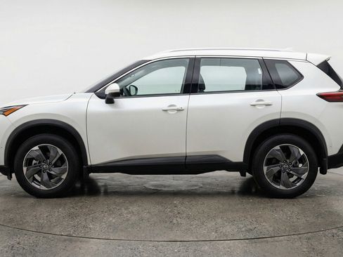 Used 2025 Nissan Rogue SV image 4