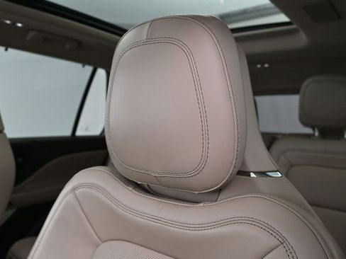 Used 2021 Lincoln Aviator Reserve w/ Equipment Group 202A image 19