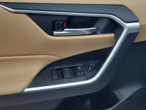 Certified 2021 Toyota RAV4 XLE FWD image 13