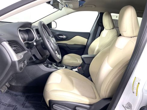 Used 2016 Jeep Cherokee Sport AWD/4WD image 13