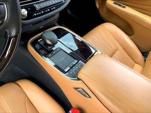 Used 2022 Lexus LS 500 w/ Interior Upgrade Package RWD image 15