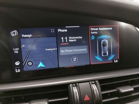 Used 2024 Alfa Romeo Giulia Veloce image 22