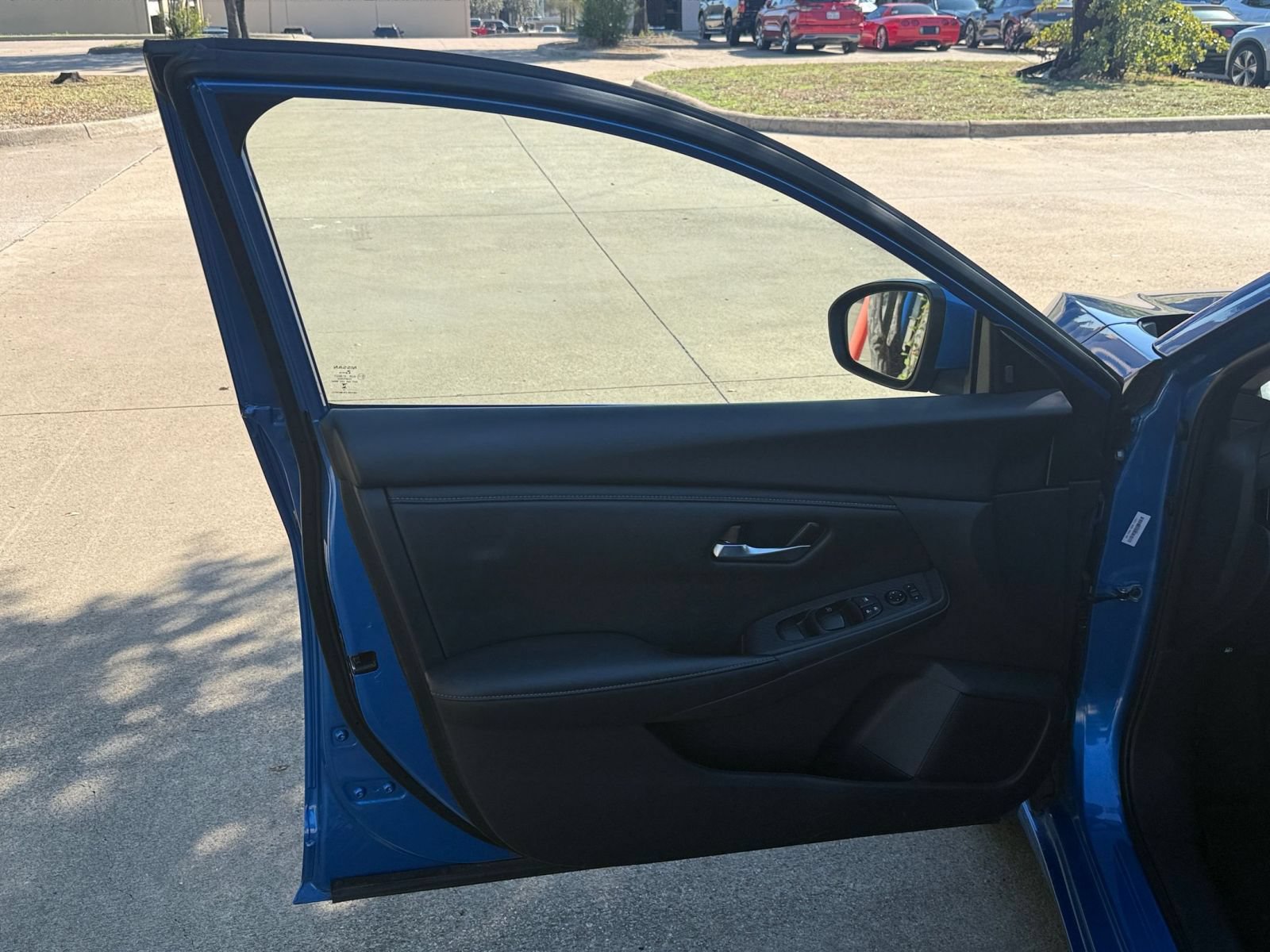 Used 2025 Nissan Sentra SV FWD image 18