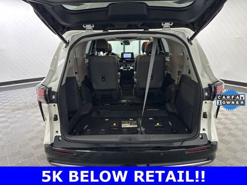 Used 2021 Toyota Sienna Limited image 19