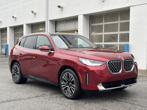 Used 2025 BMW X3 xDrive30i w/ M Sport Package image 5