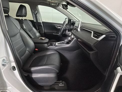 Used 2019 Toyota RAV4 Limited AWD/4WD image 30